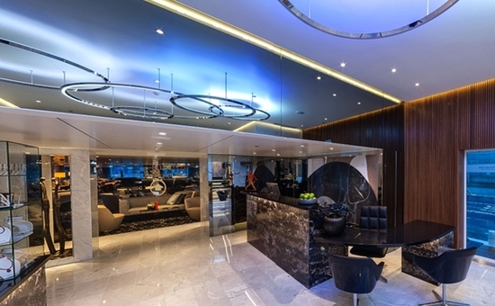 Barco Scenic Amber