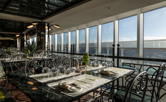 Barco MSC Seaside